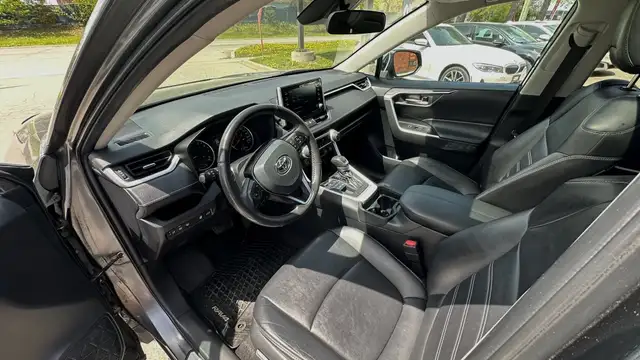 2021 Toyota RAV4 XLE PREMIUM- AWD-BLINDSPOT- LEATHER-SUNROOF-HEA - Photo 12