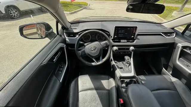 2021 Toyota RAV4 XLE PREMIUM- AWD-BLINDSPOT- LEATHER-SUNROOF-HEA - Photo 25