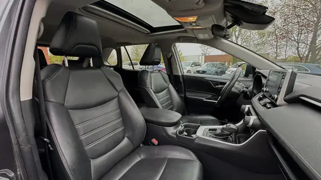 2021 Toyota RAV4 XLE PREMIUM- AWD-BLINDSPOT- LEATHER-SUNROOF-HEA - Photo 28