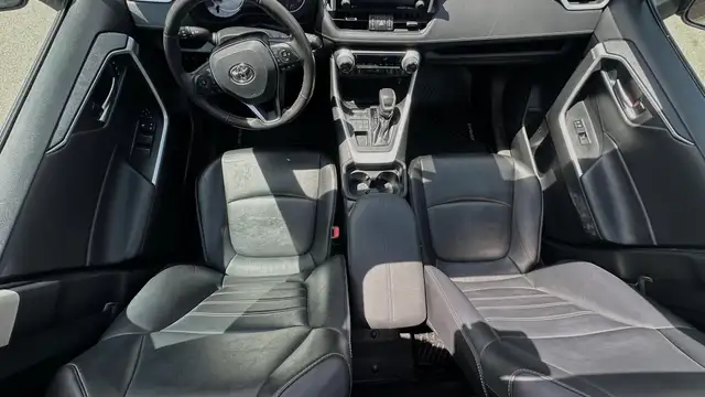 2021 Toyota RAV4 XLE PREMIUM- AWD-BLINDSPOT- LEATHER-SUNROOF-HEA - Photo 30