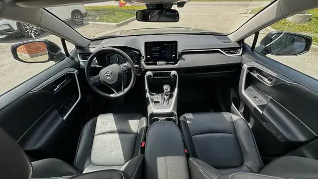 2021 Toyota RAV4 XLE PREMIUM- AWD-BLINDSPOT- LEATHER-SUNROOF-HEA - Photo 31