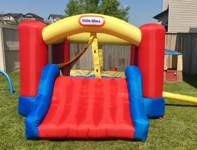 Rent Bouncy Castle - Photo 2