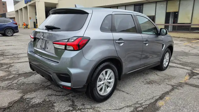2022 Mitsubishi RVR SE AWC - Photo 6