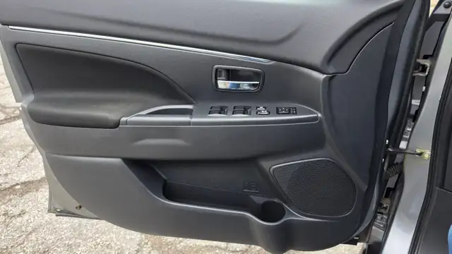 2022 Mitsubishi RVR SE AWC - Photo 21