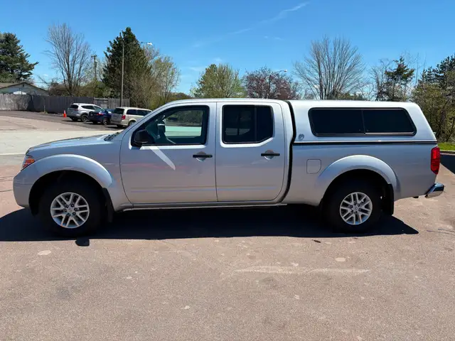 2019 Nissan Frontier SV 4x4! Truck Cap! Backup Camera! - Photo 4