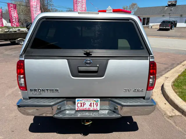 2019 Nissan Frontier SV 4x4! Truck Cap! Backup Camera! - Photo 5