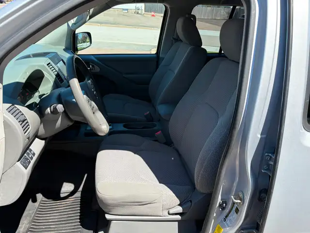 2019 Nissan Frontier SV 4x4! Truck Cap! Backup Camera! - Photo 12