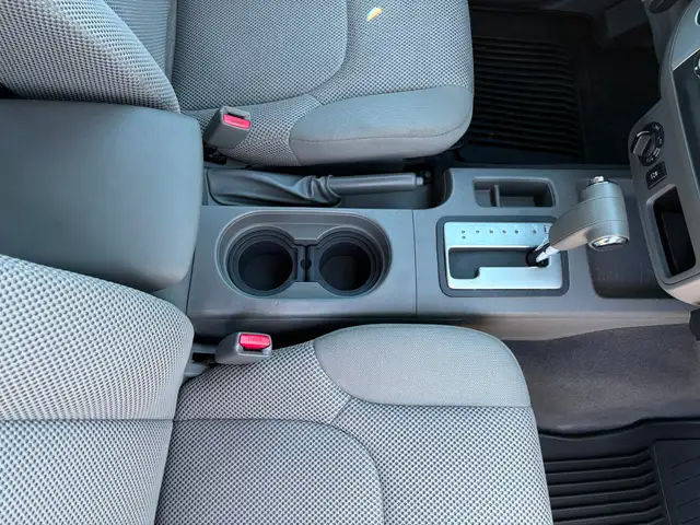 2019 Nissan Frontier SV 4x4! Truck Cap! Backup Camera! - Photo 19