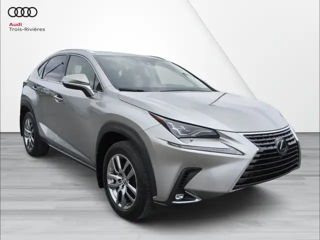 2021 Lexus NX 300 Luxury AWD, Jamais A