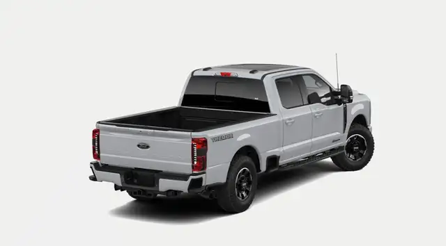 2026 Ford F-350 LARIAT | BLACK APPEARANCE PKG | POWER MOONROOF - Photo 5