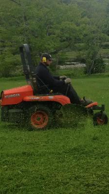 Lawn care employee needed - Photo 4