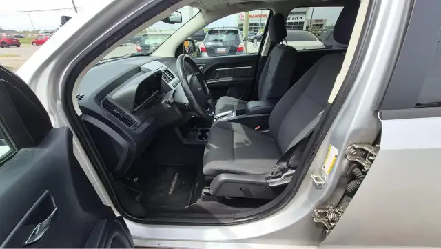 2010 Dodge Journey SXT, UNDERCOATED, WELL MAINTAINED, CERTIFIED - Photo 9