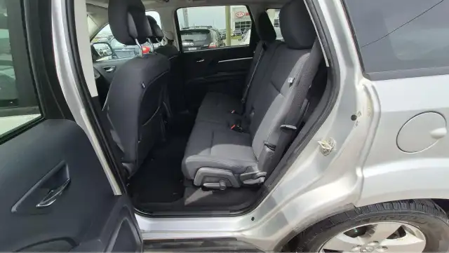 2010 Dodge Journey SXT, UNDERCOATED, WELL MAINTAINED, CERTIFIED - Photo 11