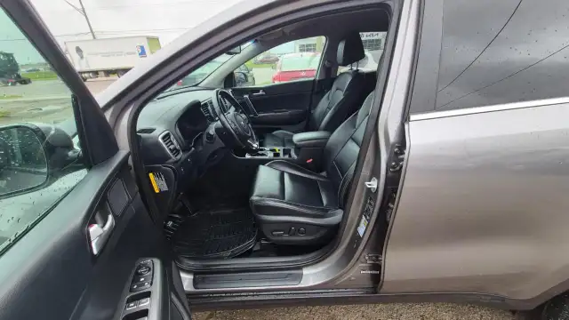 2018 Kia Sportage EX Tech, WELL MAINTAINED, NO ACCIDENT, CERTIFI - Photo 9
