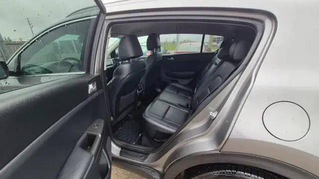 2018 Kia Sportage EX Tech, WELL MAINTAINED, NO ACCIDENT, CERTIFI - Photo 10