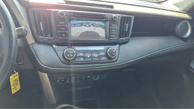 2016 Toyota RAV4 XLE, WELL MAINTAINED, AWD, CERTIFIED - Photo 12