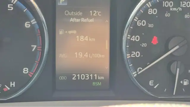 2016 Toyota RAV4 XLE, WELL MAINTAINED, AWD, CERTIFIED - Photo 14