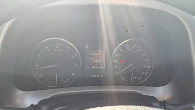 2016 Toyota RAV4 XLE, WELL MAINTAINED, AWD, CERTIFIED - Photo 15