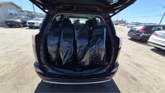 2016 Toyota RAV4 XLE, WELL MAINTAINED, AWD, CERTIFIED - Photo 16