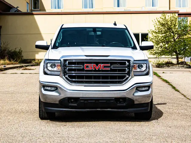 2018 GMC Sierra 1500 SLE 5.3L | Running Boards - Photo 3