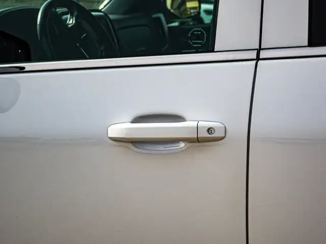 2018 GMC Sierra 1500 SLE 5.3L | Running Boards - Photo 8