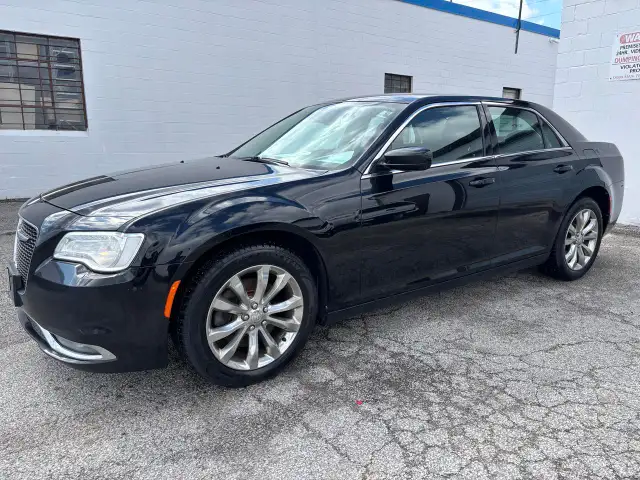 2018 Chrysler 300 300 Touring AWD