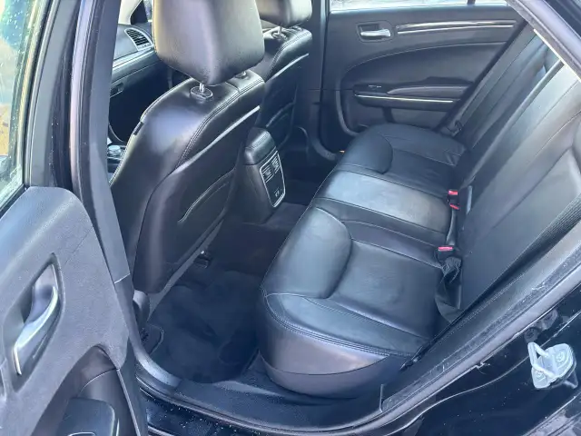 2018 Chrysler 300 300 Touring AWD - Photo 11