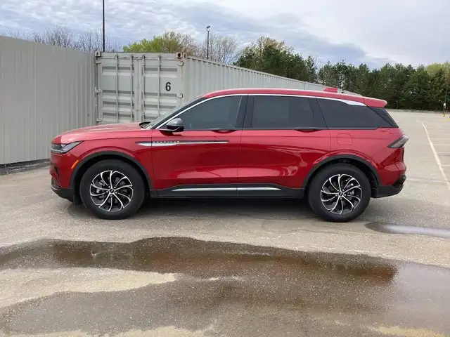 2025 Lincoln Nautilus Premiere AWD | No Accidents | Leather - Photo 2
