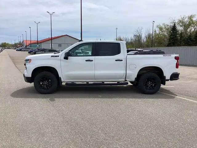 2024 Chevrolet Silverado 1500 LT Trail Boss Crew Cab 6' Box 4WD - Photo 2