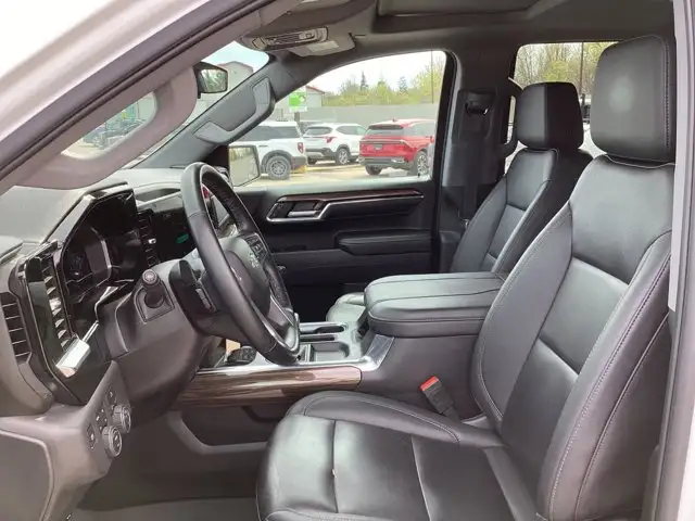 2024 Chevrolet Silverado 1500 LT Trail Boss Crew Cab 6' Box 4WD - Photo 3