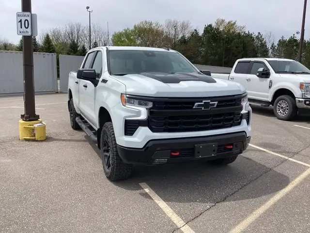 2024 Chevrolet Silverado 1500 LT Trail Boss Crew Cab 6' Box 4WD - Photo 4