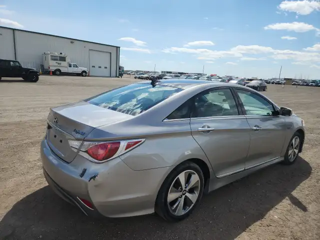 2012 Hyundai Sonata Hybrid - Photo 4