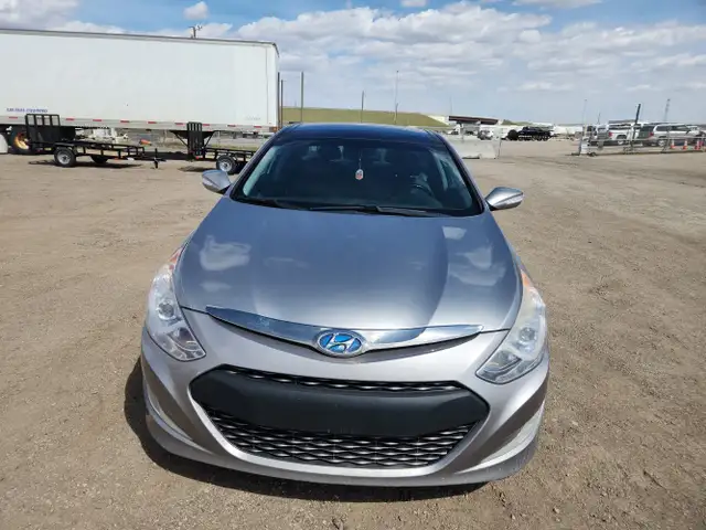 2012 Hyundai Sonata Hybrid - Photo 8