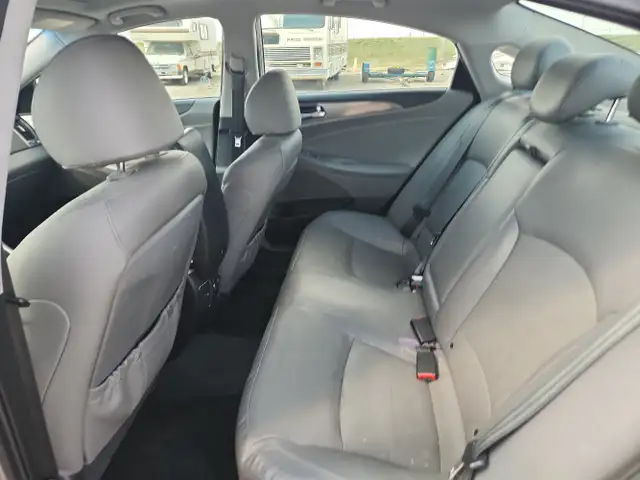 2012 Hyundai Sonata Hybrid - Photo 15