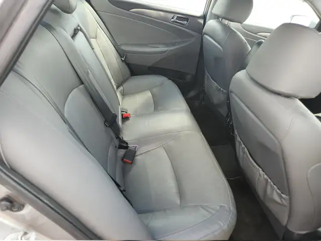 2012 Hyundai Sonata Hybrid - Photo 18