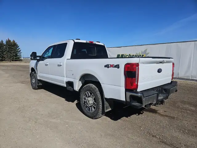 2023 Ford F-250 Super Duty - Photo 3