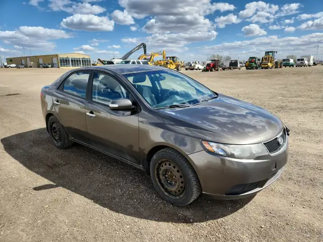 2010 Kia Forte - Photo 2