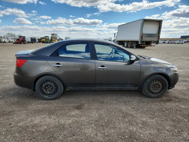 2010 Kia Forte - Photo 8