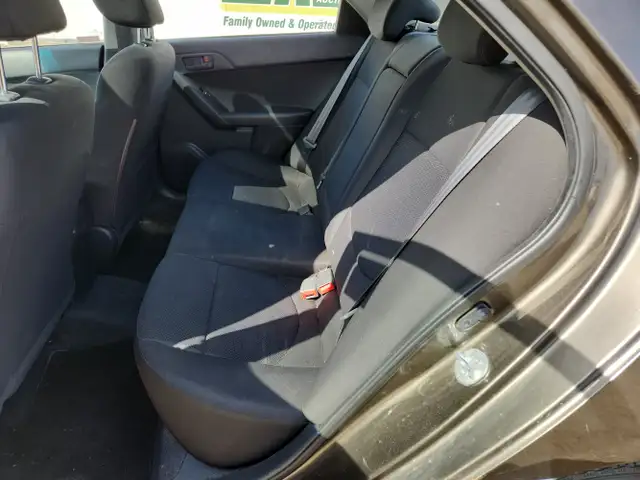 2010 Kia Forte - Photo 22