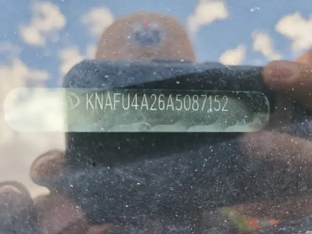 2010 Kia Forte - Photo 34