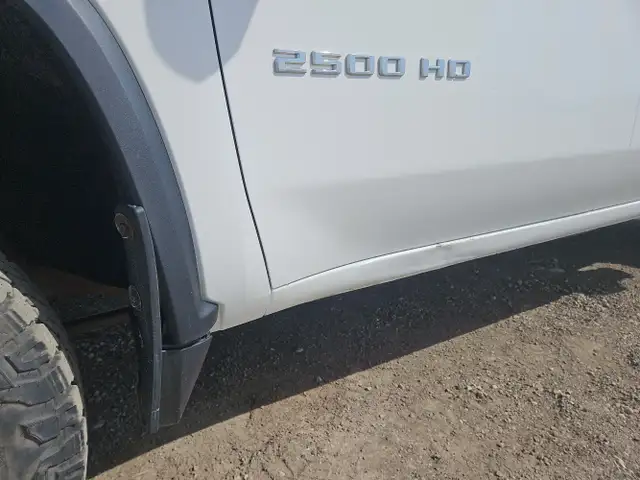 2023 Chevrolet Silverado 2500HD - Photo 17