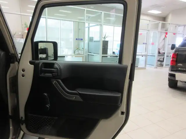 JEEP WRANGLER 2017 SPORT 4X4 V6 3.6L AUTOMATIQUE A/C CRUISE CONT - Photo 9