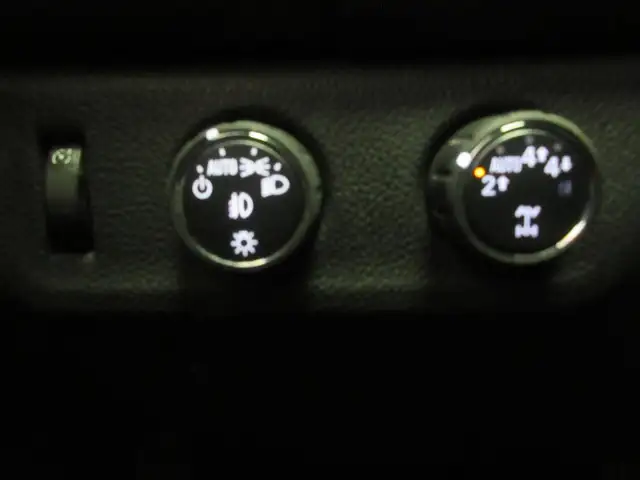 GMC CANYON 2021 DENALI CREW-CAB V6 3.6L 4X4 GPS BANC ET VOLANT C - Photo 25