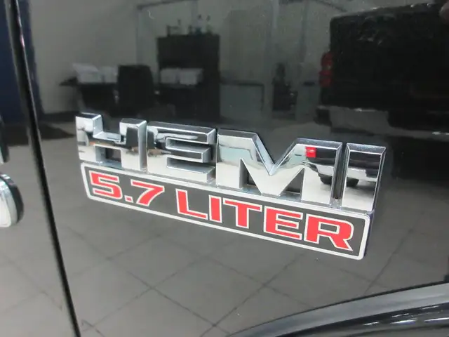 RAM 1500 2018 QUAD CAB V8 5,7L 4X4 BOITE 6,4 CAMERA DE RECUL - Photo 5