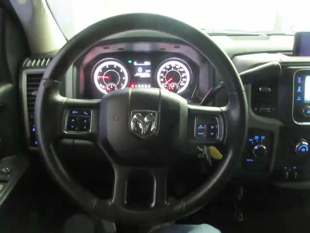 RAM 1500 2018 QUAD CAB V8 5,7L 4X4 BOITE 6,4 CAMERA DE RECUL - Photo 15