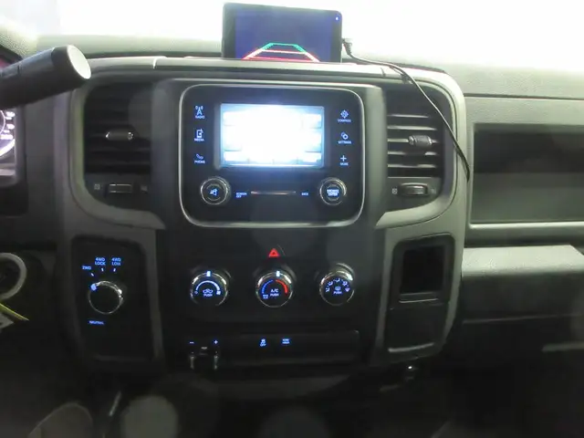 RAM 1500 2018 QUAD CAB V8 5,7L 4X4 BOITE 6,4 CAMERA DE RECUL - Photo 20