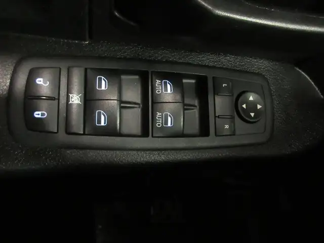 RAM 1500 2018 QUAD CAB V8 5,7L 4X4 BOITE 6,4 CAMERA DE RECUL - Photo 24