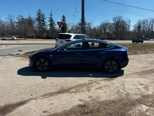2019 Tesla Model 3 Standard Range RWD Ltd Avail - Photo 9