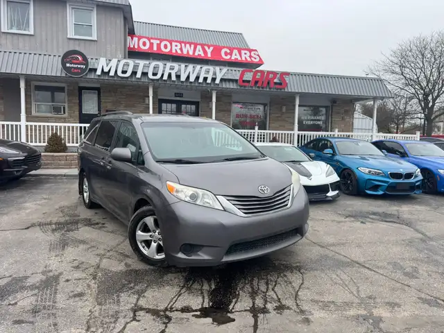 2015 Toyota Sienna 5dr LE 8-Pass FWD