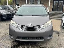 2015 Toyota Sienna 5dr LE 8-Pass FWD - Photo 2